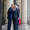 Makron i Karni se sastaju na francuskom arhipelagu u Atlantiku