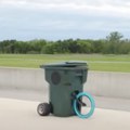 Razvija neverovatnu brzinu Ovo je najbrža kanta za smeće na svetu!