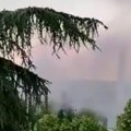 Bukti požar u Pančevu, dim kulja iz garaže! Vatrogasci na licu mesta, strahuje se od eksplozije! (video)