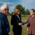 Đurđević Stamenkovski uručila boračku spomenicu porodici Predraga Leovca