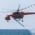 Pao vatrogasni helikopter star skoro 60 godina: Američka letelica iz doba Vijetnama završila u moru kod Atine