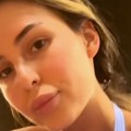 Anastasija Ražnatović jutro započinje u teretani: U uskom sportskom kompletu i bez šminke pokazala kako vežba sa tegovima…