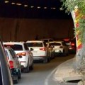 Velike gužve na putu za Zlatibor: Saobraćajna nesreća kod Tunela u Užicu, kolaps u oba pravca (foto)
