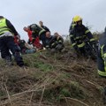 Oglasio se MUP o prevrtanju autobusa kod Sremske Mitrovice FOTO