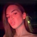"Ако можеш лако да поднесеш то да смо само ноћас заједно", Хана Икодиновић се снима у ауту у топу и шортсу: Одвалила музику до…