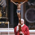 Papa Lav XIV najavio da će nositi krst tokom celog Krsnog puta na Veliki petak