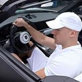 "Blokirali su mi auto, pištali i zviždali" Baka Prase progovorio o incidentu u Novom Sadu