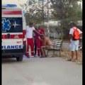 Napad usred Novog Sada: Grupa sa fantomkama i palicama sustigla muškarca i pretukla ga