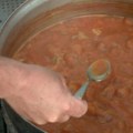 Topli obroci bez birokratije - novosadska Kuhinja solidarnosti oslanja se na volontere