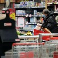 Pazite kad kupujete toalet papir: Beograđanka ostala zatečena prizorom u supermarketu na Banjici, pa upozorila: "Otvorite…