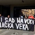 Usvojena odluka o "Novom Sadu na vodi", održan protest ispred gradske skupštine