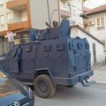 VIDEO Akcija kosovske policije na više lokacija, Kancelarija za KiM: Brutalna demonstracija sile