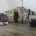 FOTO: Požar u prostorijama bivše tekstilne fabrike, na licu mesta blizu 40 vatrogasaca