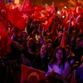 Poraz Erdogana oborio tursku liru: Glasači očekuju Imamoglua na predsedničkim izborima