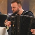 Najpoznatiji srpski harmonikaš! Ima na milione pregleda na društvenim mrežama, ljudi ga obožavaju, a ovo je njegova tajna!