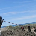 U Albaniji demonstranti srušili ogradu gradilišta luksuznog odmarališta Džareda Kušnera