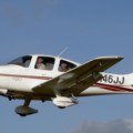 Gledali smrti u oči: Avion proleteo pored vozača na auto-putu, zakucao u ogradu i pretvorio u buktinju: Dramatičan incident u…