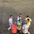 Skandal na utakmici Okružne lige, redar napao igrača, jurili sudiju po terenu (VIDEO)
