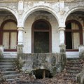 Zidine dvoraca kriju mračne tajne: U jednom je slikao Mika Antić, a u drugom je žena spasla život svom mužu