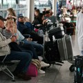 Evakuacija na najvećem aerodromu u Evropi: Panika zbog sumnjivog paketa, stiže policija sa psima tragačima