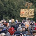 U petak akcija kićenja Novog Sada kao vid podrške studentima: "Bunt porukama" na Trgu slobode