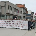 Skandiranje i blokada Bulevara oslobođenja u Leskovcu za vreme Vučićeve posete