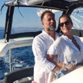Voditeljka napustila Pink, pa se udala za bogatog biznismena! Skinula se na jahti i pokazala brutalno telo u petoj deceniji