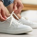 Kako najlakše očistiti bele patike? Uz ovo kozmetičko sredstvo biće kao nove