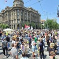 Protest ispred Vlade nastavljen i sedmi dan, okupljeni čekaju da se ispune preostala dva zahteva