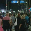 Novi protest u Kraljevu, naprednjaci okupili svoje članstvo ispred prostorija SNS-a