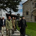 Admiral NATO saveza i novi komandant KFOR posetili manastir Dečani
