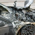 Požar u Sremskoj Mitrovici: Vatrena stihija progutala pet automobila, policija sumnja na