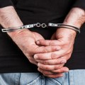 Uhapšen muškarac (31) u Prokuplju: Prodavao robu vrednu više od četiri miliona dinara bez dozvole