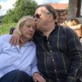 Poslednje pojavljivanje Sejde Bešlić kida srce: Žena Halida Bešlića bila u suzama, a sin Dino je grlio i ljubio