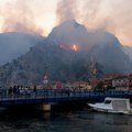 Među sedam teže povređenih u požaru u Omišu i jedna maloletnica, deo pacijenata na respiratoru