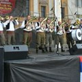 Orkestar iz Guče na predaji liste, od prvog dana uz srpsku mladost (VIDEO)