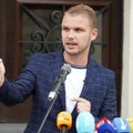 Haos u Skupštini u Banjaluci: Stanivuković izneo fotelju predsednika gradskog parlamenta VIDEO