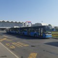 Vozač autobusa u novom sadu spasao sugrađanki život! U jednom trenutku je vozio, sledećeg je sve stalo: Bez razmišljanja…