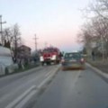 Snimak haosa na putu kod Loznice: Vozio traktor bez dozvole, sudario se sa autobusom (video)