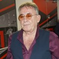 Ova bombetina je devojka mime Karadžića 36 godina je mlađa od njega, od njenog izgleda boli glava (foto)