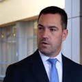 Terzić se pohvalio "otvaranjem gradilišta" - sanira trotoar u Kraljevu