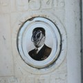 Vandali išarali slike na spomenicima
