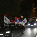 Vijore se srpske trobojke: Srbi u Kosovskoj Mitrovici slave veličanstveni pobedu Srpske liste FOTO