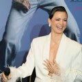 Milica Pavlović u svili bez brushaltera: Pevačica pred koncert priznala: "Saradnik mi je rekao da nemam para na računu"