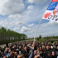 „Umesto da odu na posao, radnici su odveženi da aplaudiraju Vučiću dok otvara mostić na Tamišu“: Šta još otkriva zrenjaninska…