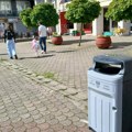 U Staroj Pazovi postavljene nove moderne kante Za uredniji izgled javnih površina i lakše održavanje higijene