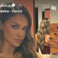 Кратка хаљиница и бордо подвезице: Овако је Бресквица распалила машту пратиоцима, мушкарци трљају очи
