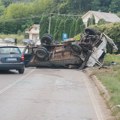 Jezivi prizori nakon sudara kod Gadžinog Hana: Žena poginula, dete povređeno, prevrnuti teretnjak i srča nasred puta FOTO