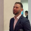 (Foto) Šlic do kuka i trudnički stomak u prvom planu: Marko Gačić nakon razvoda sa novom izabranicom na slavlju, ona blista u…