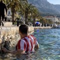 Zbog Zvezdine majice gurnuo Srbina u more, priveden pred sud, preti mu do 30 dana zatvora